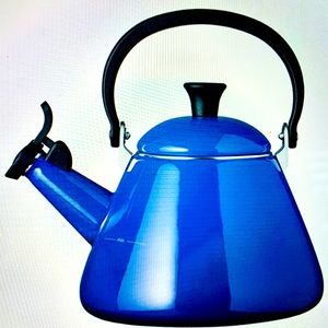 Le Creuset - 1.6 L Kone Whistling Stovetop Kettle